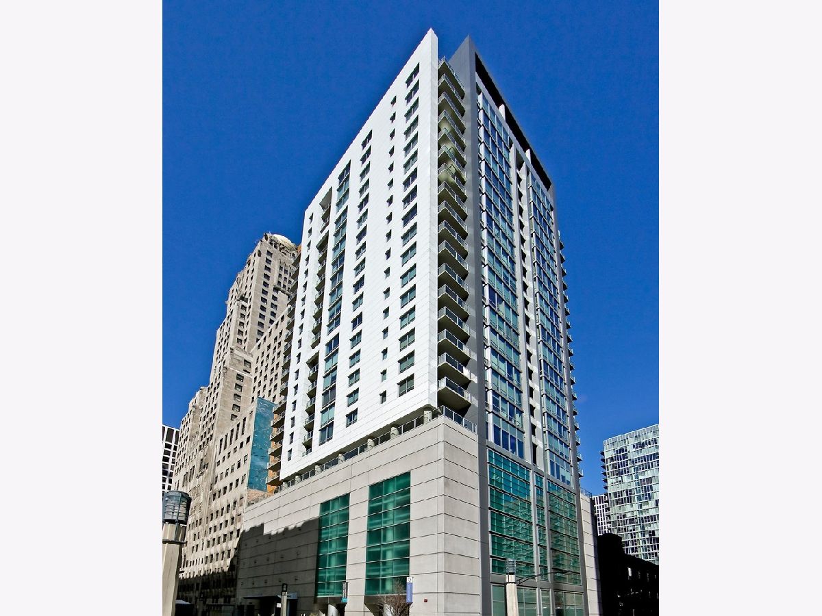 Condominiums Rented Avenue East Chicago Illinois, 160 Illinois