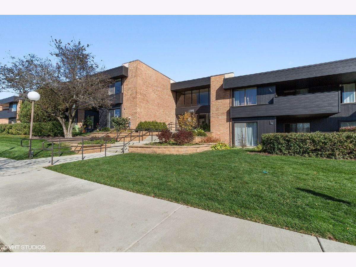 Condominiums Rented Countryside Palatine Illinois, 1295 Sterling
