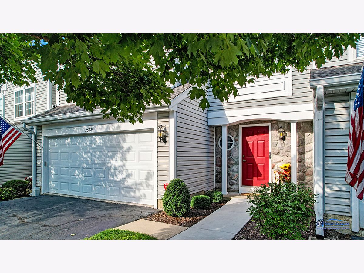 Townhomes Sold Tanneron Bay Ingleside Illinois, 26429 Vista
