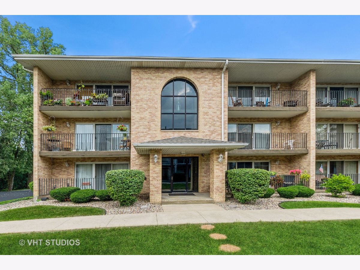 Condominiums Sold Timber Falls Chicago Ridge Illinois, 10238 Southwest