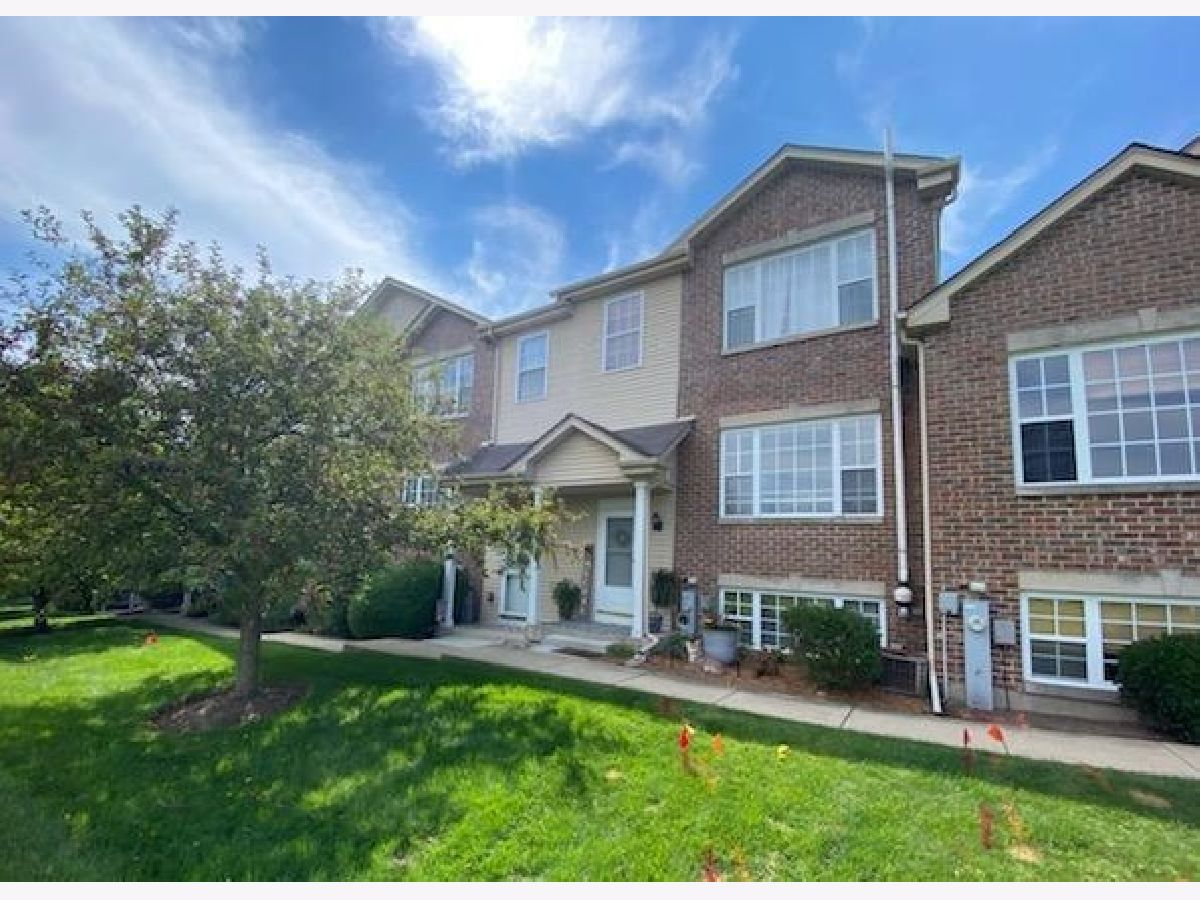Townhomes Sold Countryside Townhomes Elburn Illinois, 677 Willow