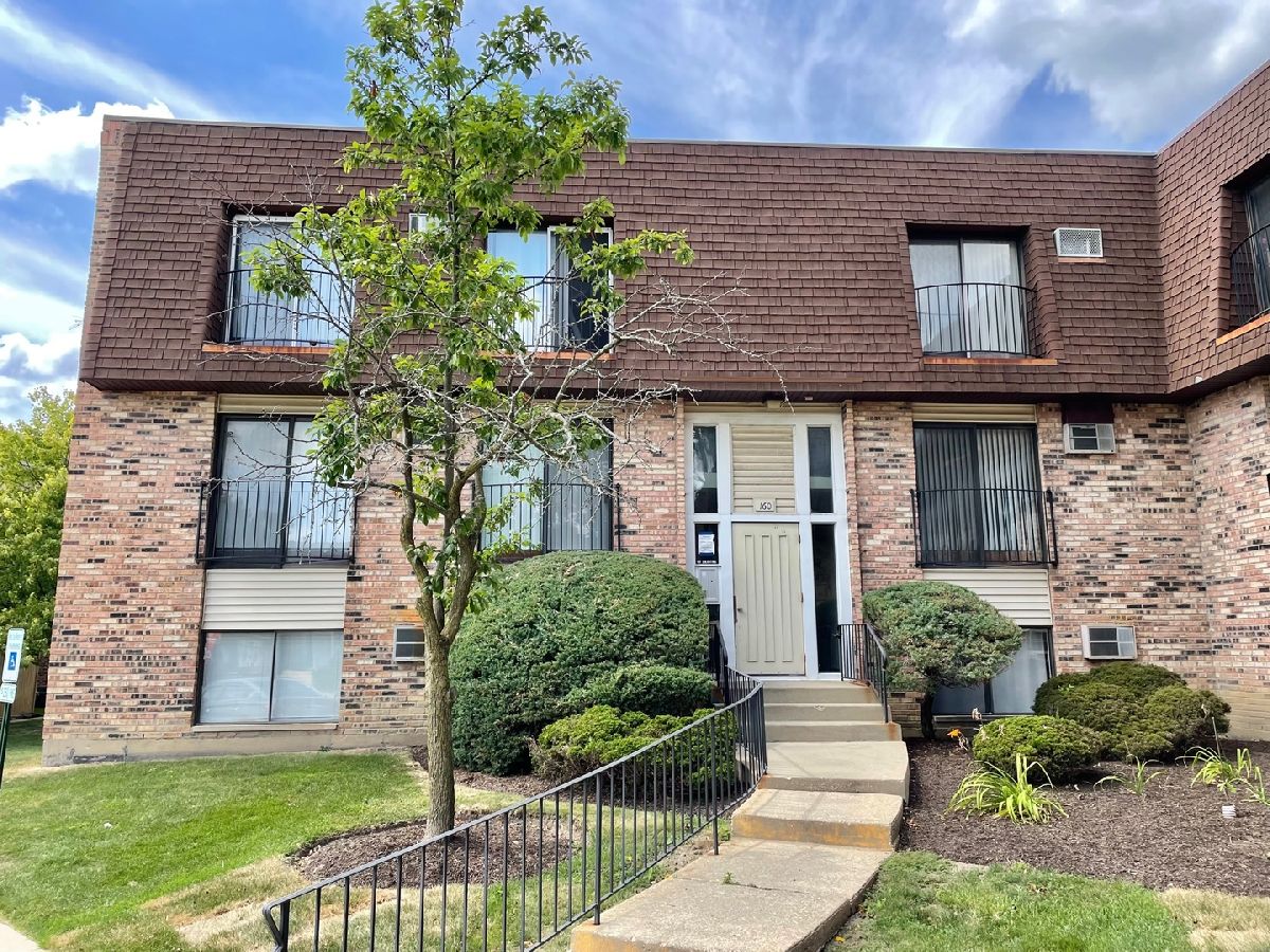Condominiums Rented Watersedge Glendale Heights Illinois, 160 Waters Edge
