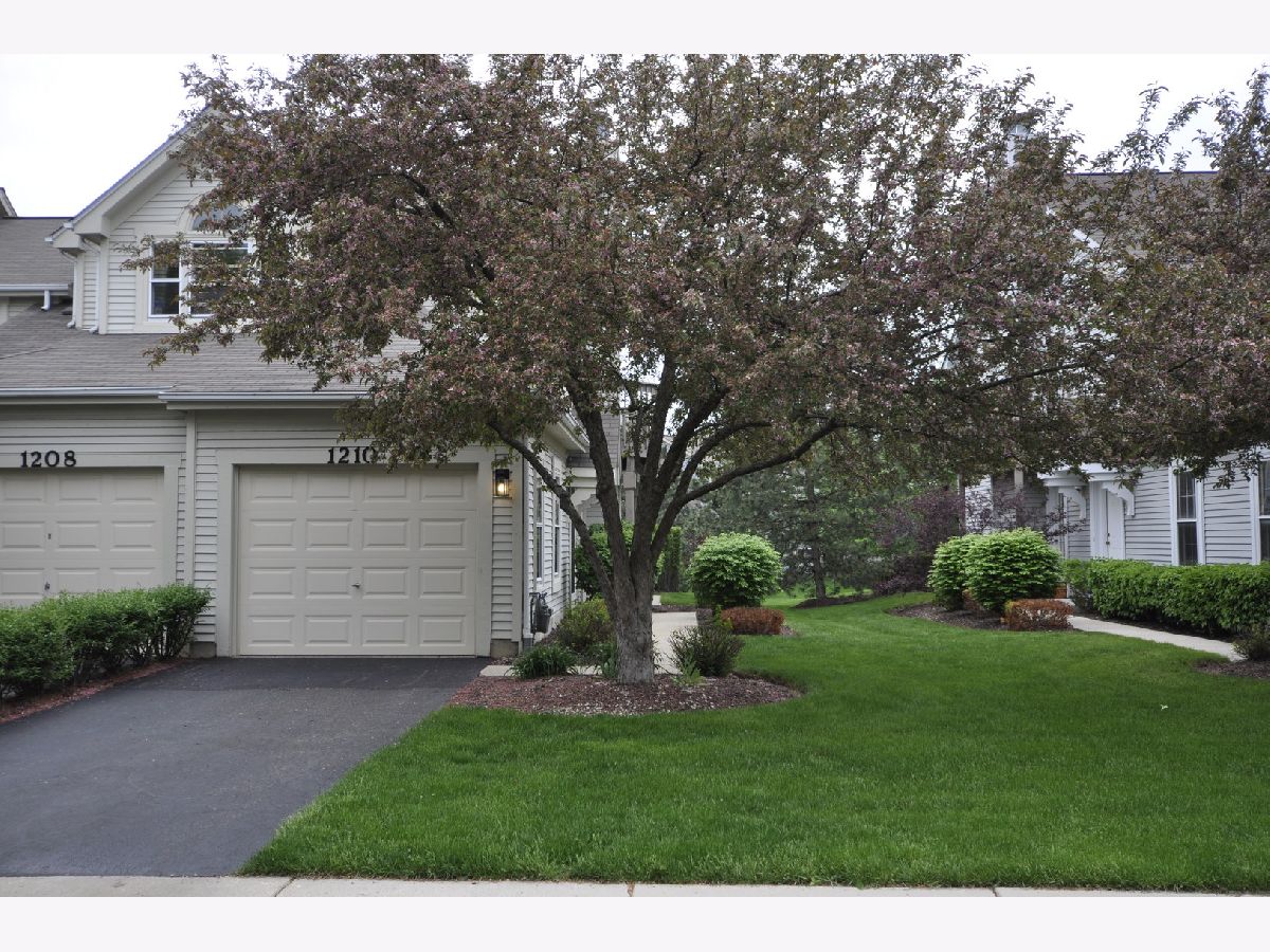 Townhomes & Condos Rented Villas Of The Fields Naperville Illinois, 1210 Rhodes