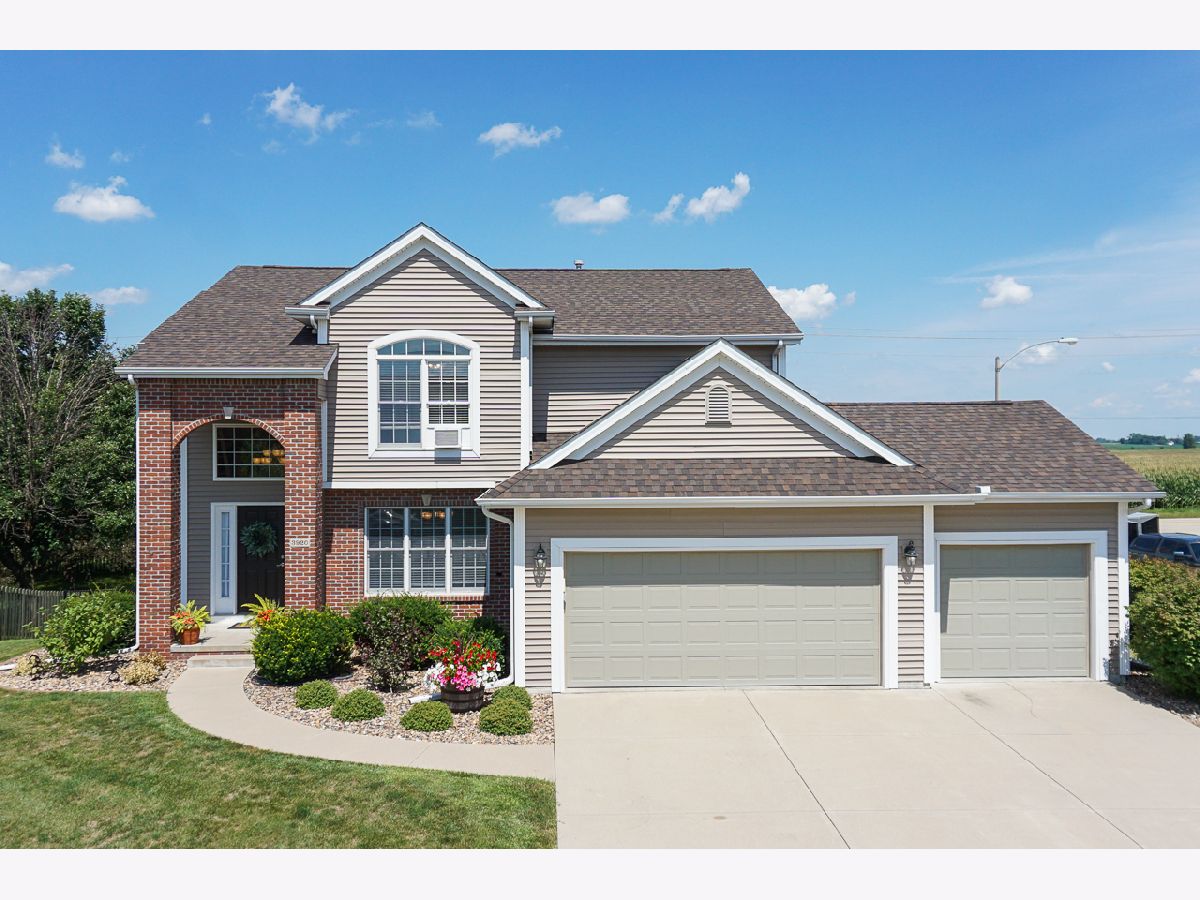 Homes & Condos & Townhomes Sold Eagle View Bloomington Illinois, 3920 Brookline