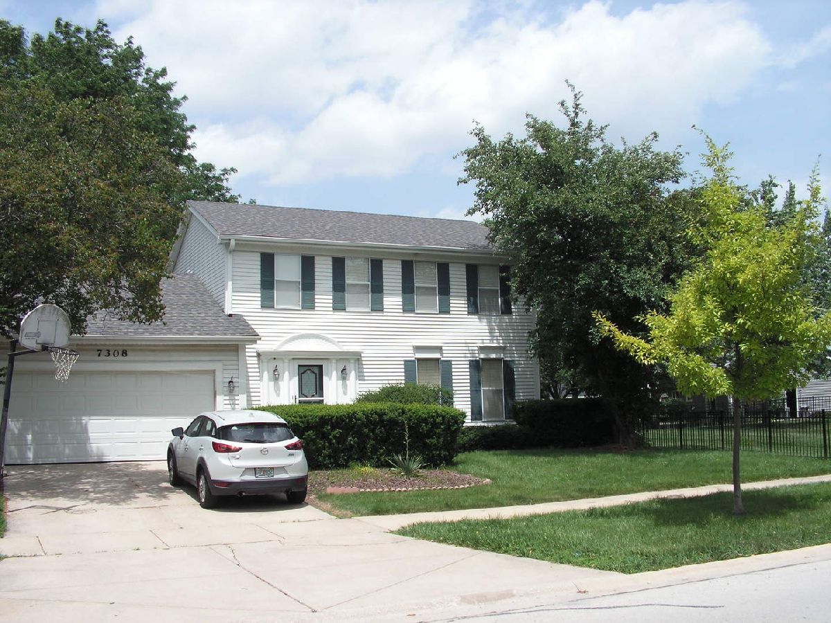 Homes Rented Dunham Place Downers Grove Illinois, 7308 Devereux