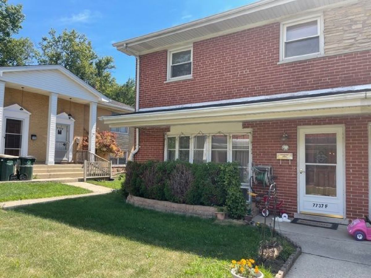 Townhomes & Homes Rented Lawrencewood Garden Niles Illinois, 7737 Nordica