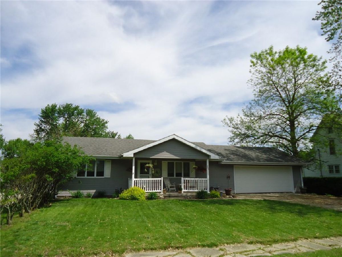  Sold Strasburg , 209 S 3rd