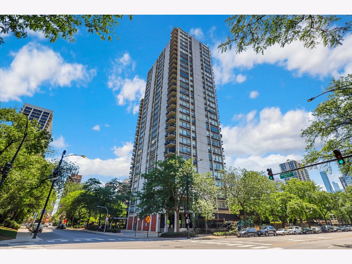 Condominiums Sold Cummings House Chicago Illinois, 1360 Sandburg