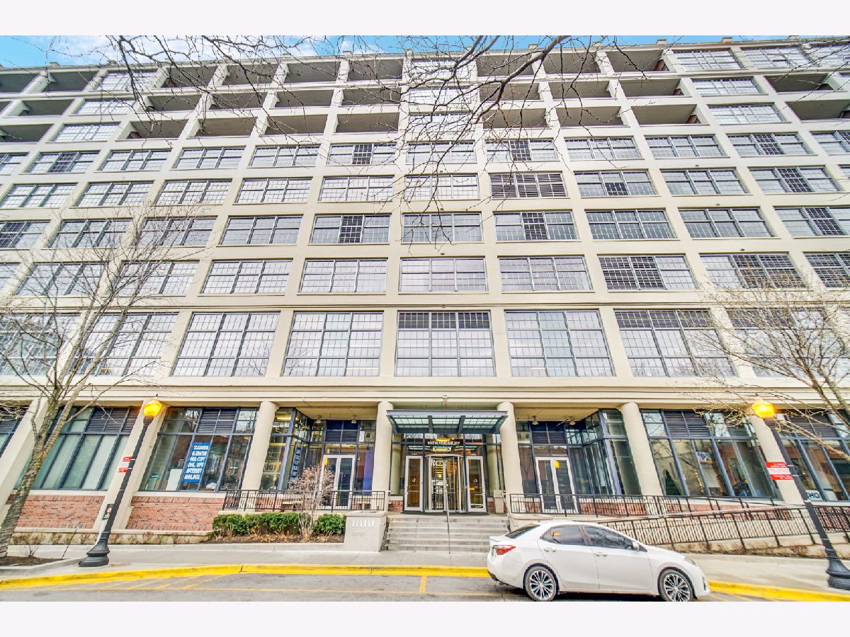 Condominiums Rented Domain Lofts Chicago Illinois, 900 Kingsbury
