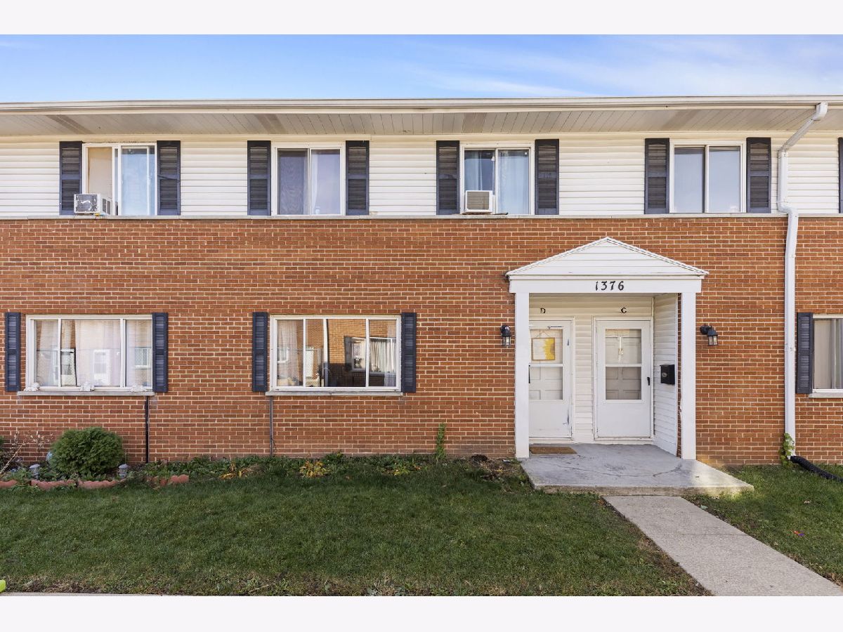 Townhomes & Condos Sold Randall West Aurora Illinois, 1376 Monomoy