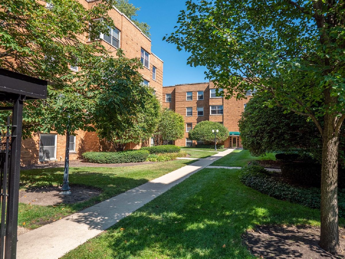 Condominiums Sold Wolcott Village Chicago Illinois, 4929 Wolcott