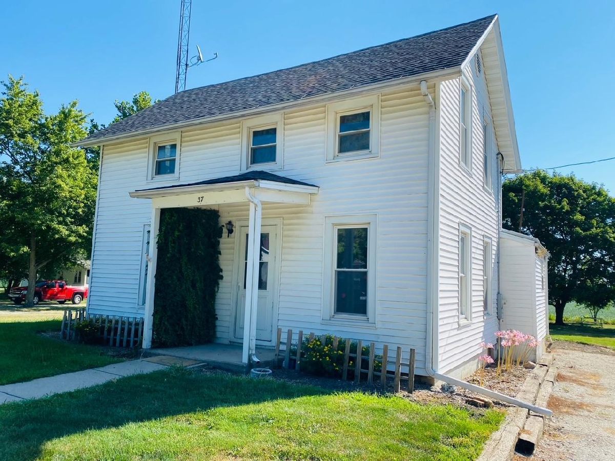  Sold Saunemin Illinois, 37 Maple