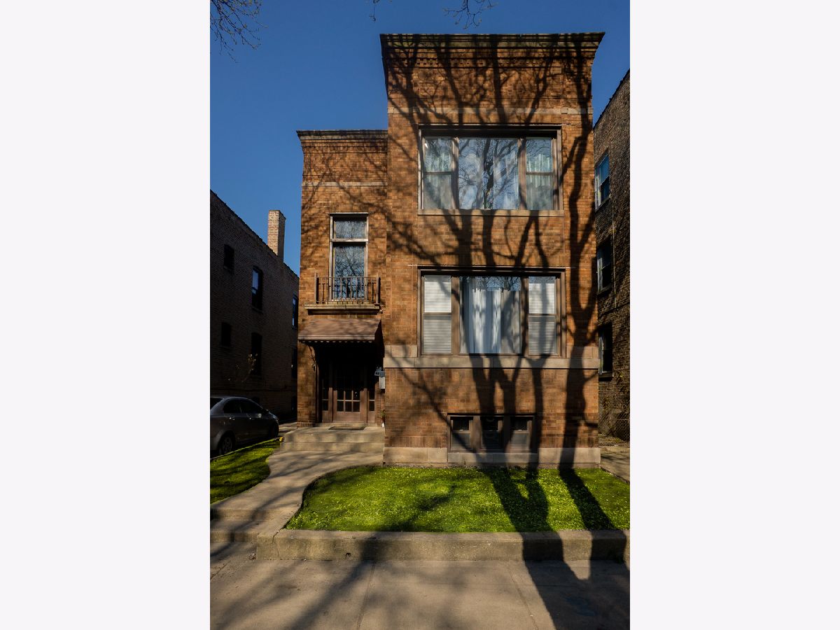 Homes & Condos & Townhomes Rented Old Irving Chicago Illinois, 4152 Mozart