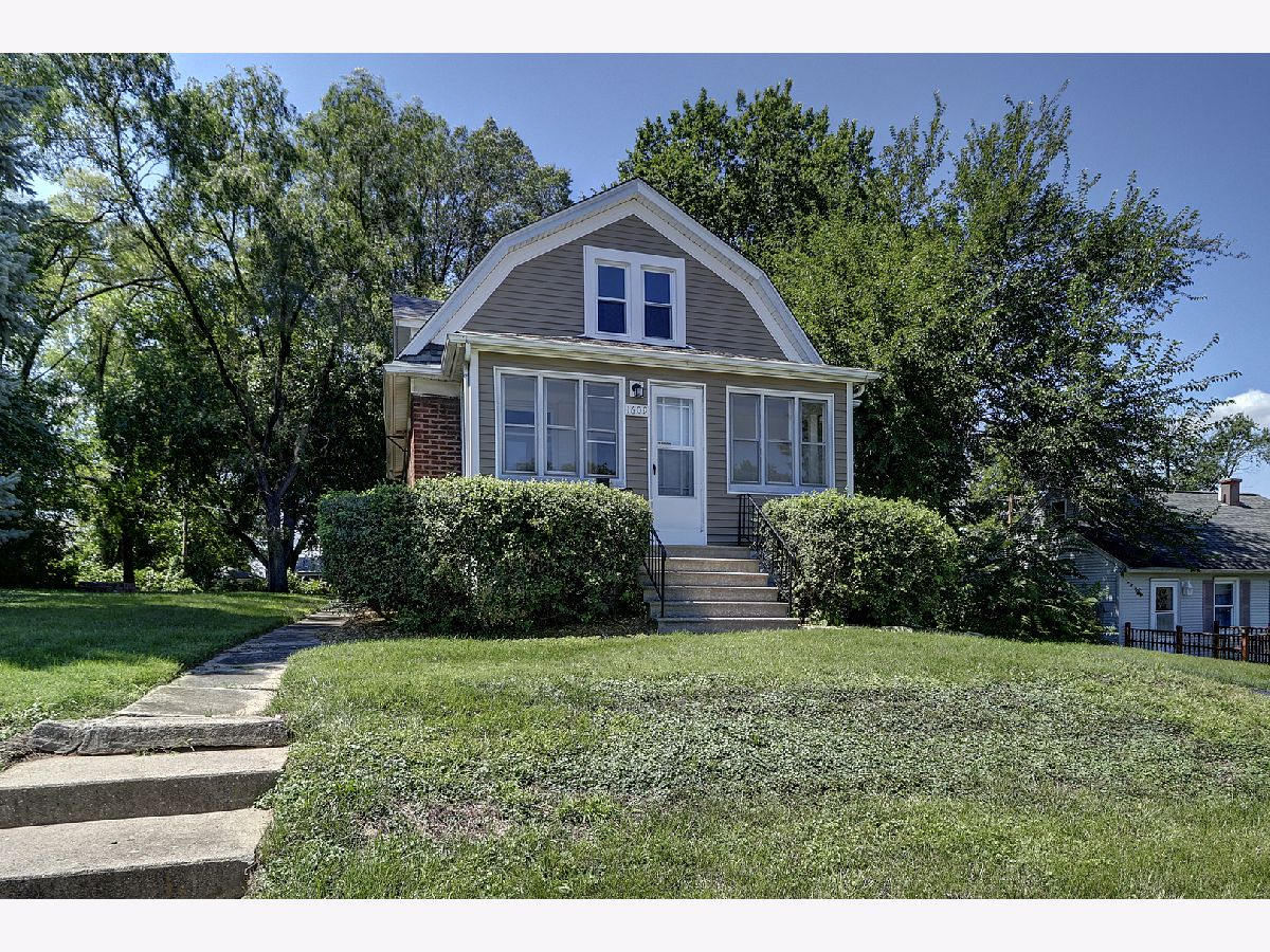 Homes Sold Stern Park Gardens Crest Hill Illinois, 1609 Kelly