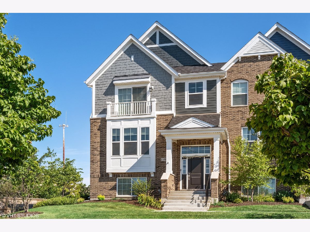 Condos & Townhomes Rented Sterling Place Northbrook Illinois, 1990 Kingsley