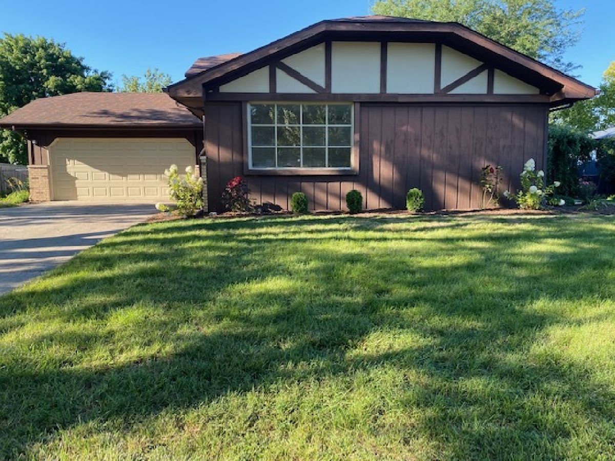 Homes Rented Country West Shorewood Illinois, 1112 Rushwood