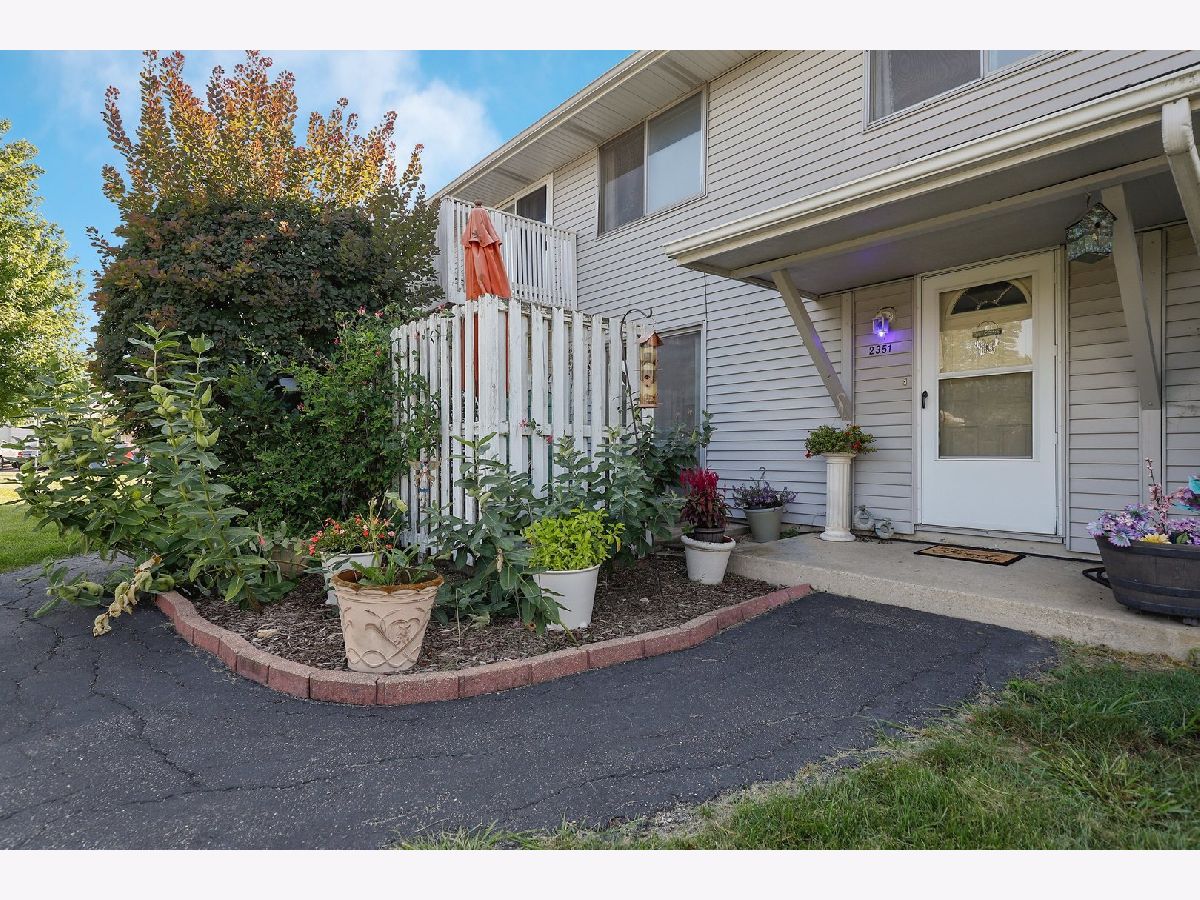 Townhomes & Condos & Homes Sold The Village Crest Hill Illinois, 2351 Carnation