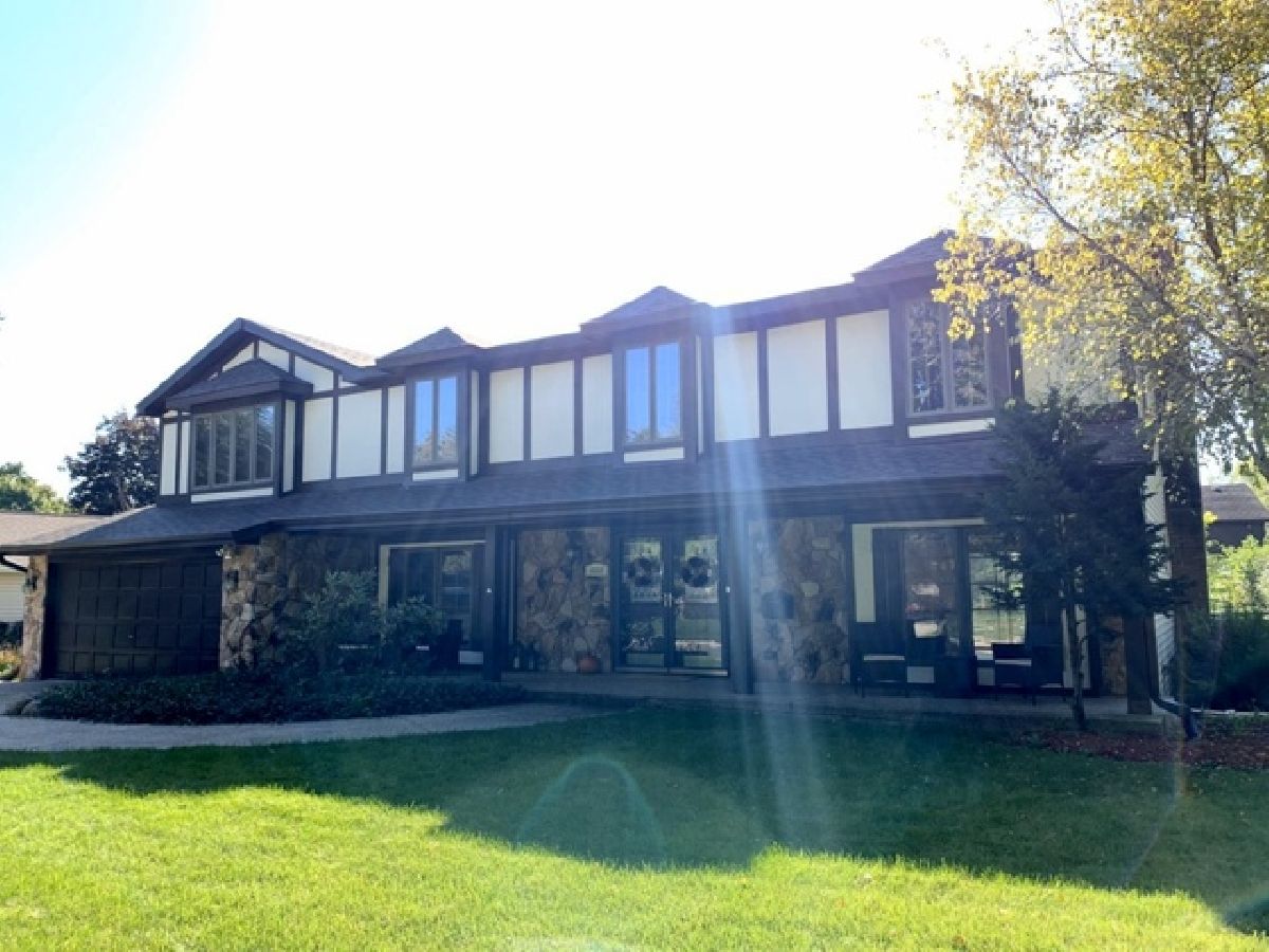 Homes & Condos & Townhomes Rented Cambridge Libertyville Illinois, 1007 Golf