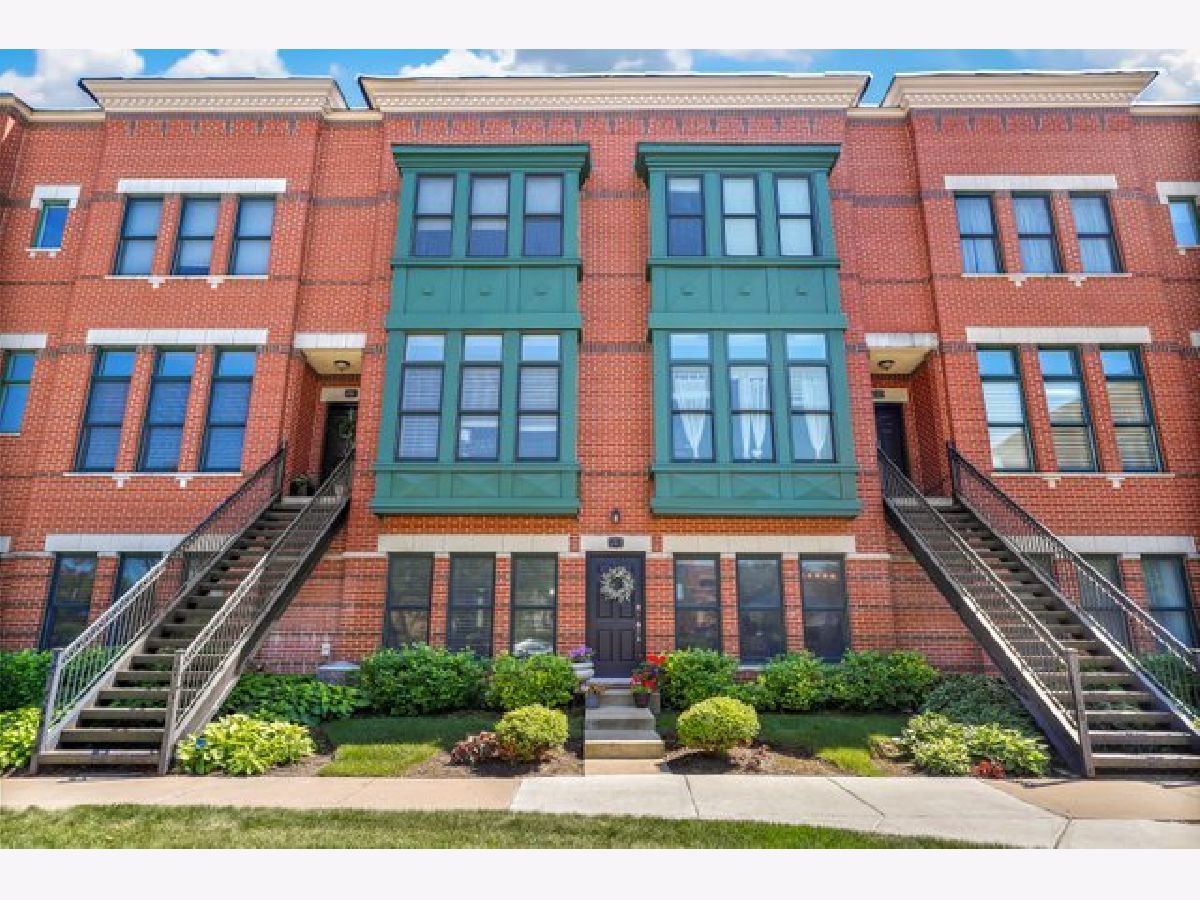 Townhomes Sold Palatine Station Palatine Illinois, 223 Wood