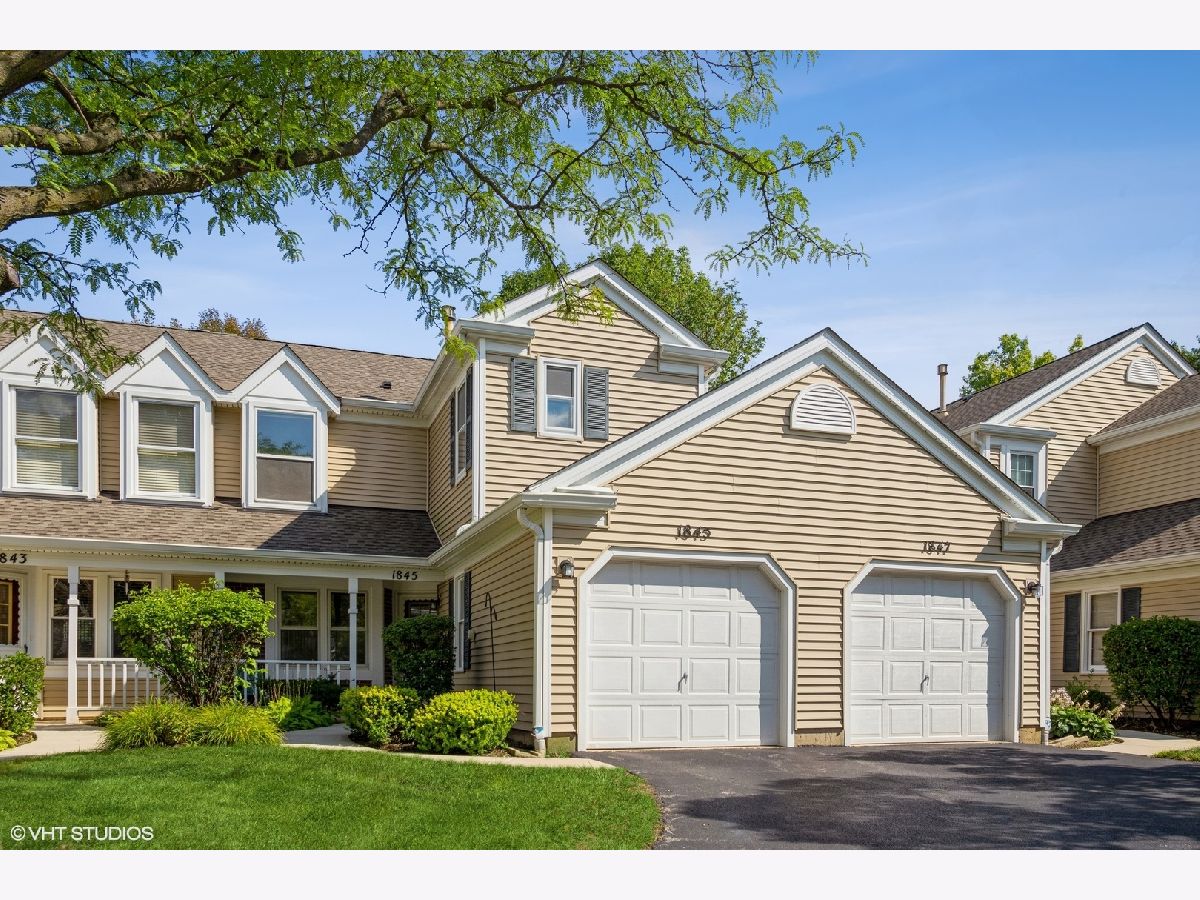 Townhomes & Condos Sold Hampton Farms Elk Grove Village Illinois, 1845 Pebble Beach