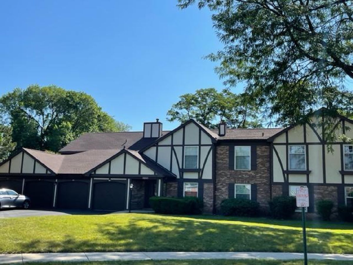 Condominiums & Homes Sold Willow Bend Rolling Meadows Illinois, 4800 Kimball Hill