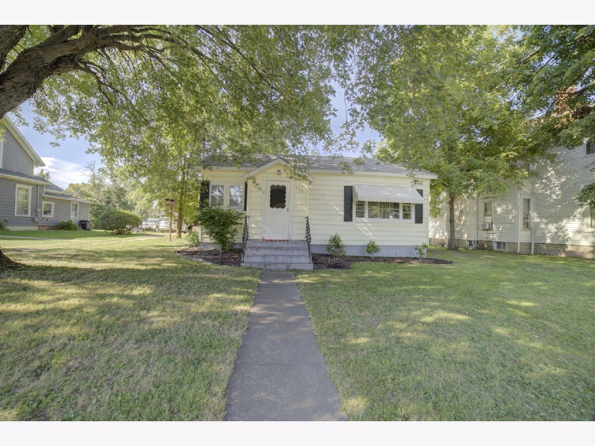  For Sale Sheldon Illinois, 267 Grove Street