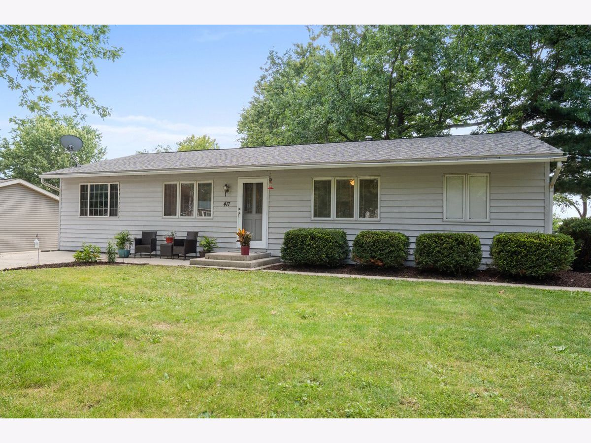 Homes & Condos & Townhomes Sold Colonial Meadows Bloomington Illinois, 417 Priscilla