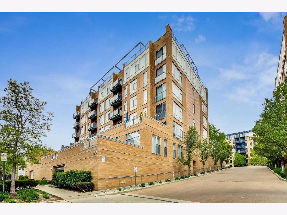 Condominiums Sold Sienna Evanston Illinois, 1720 Oak