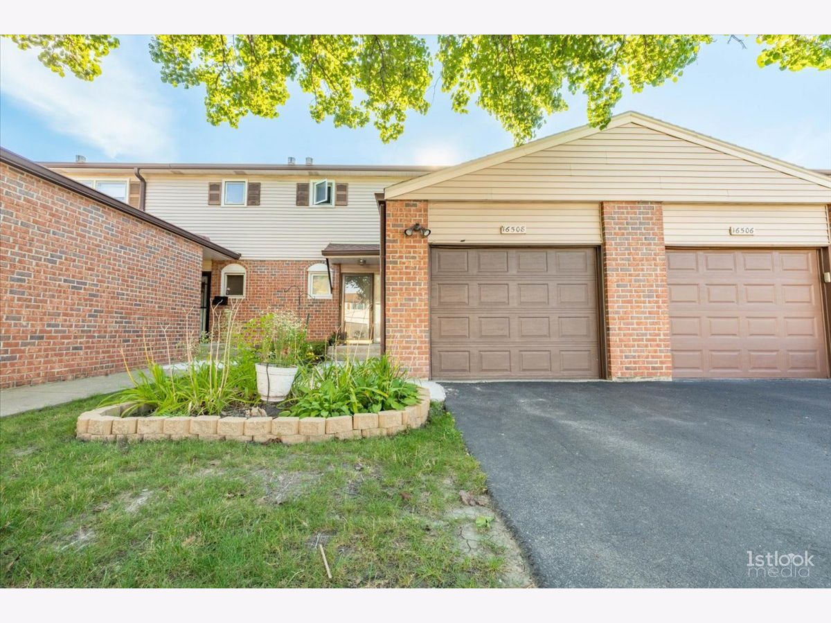 Townhomes & Condos & Homes Sold Brementowne Villas Tinley Park Illinois, 16508 Oxford