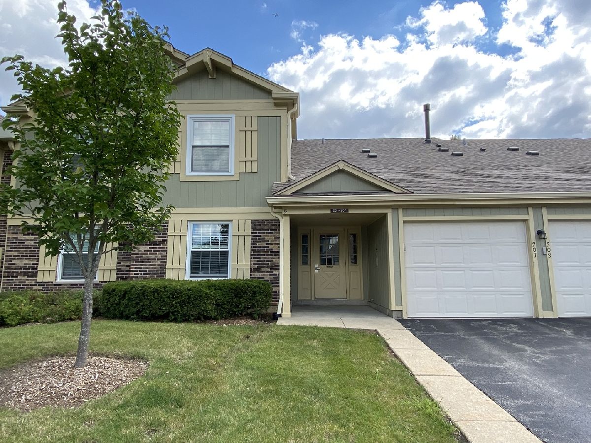 Condos & Townhomes Sold Lexington In The Park Buffalo Grove Illinois, 203 Thornapple