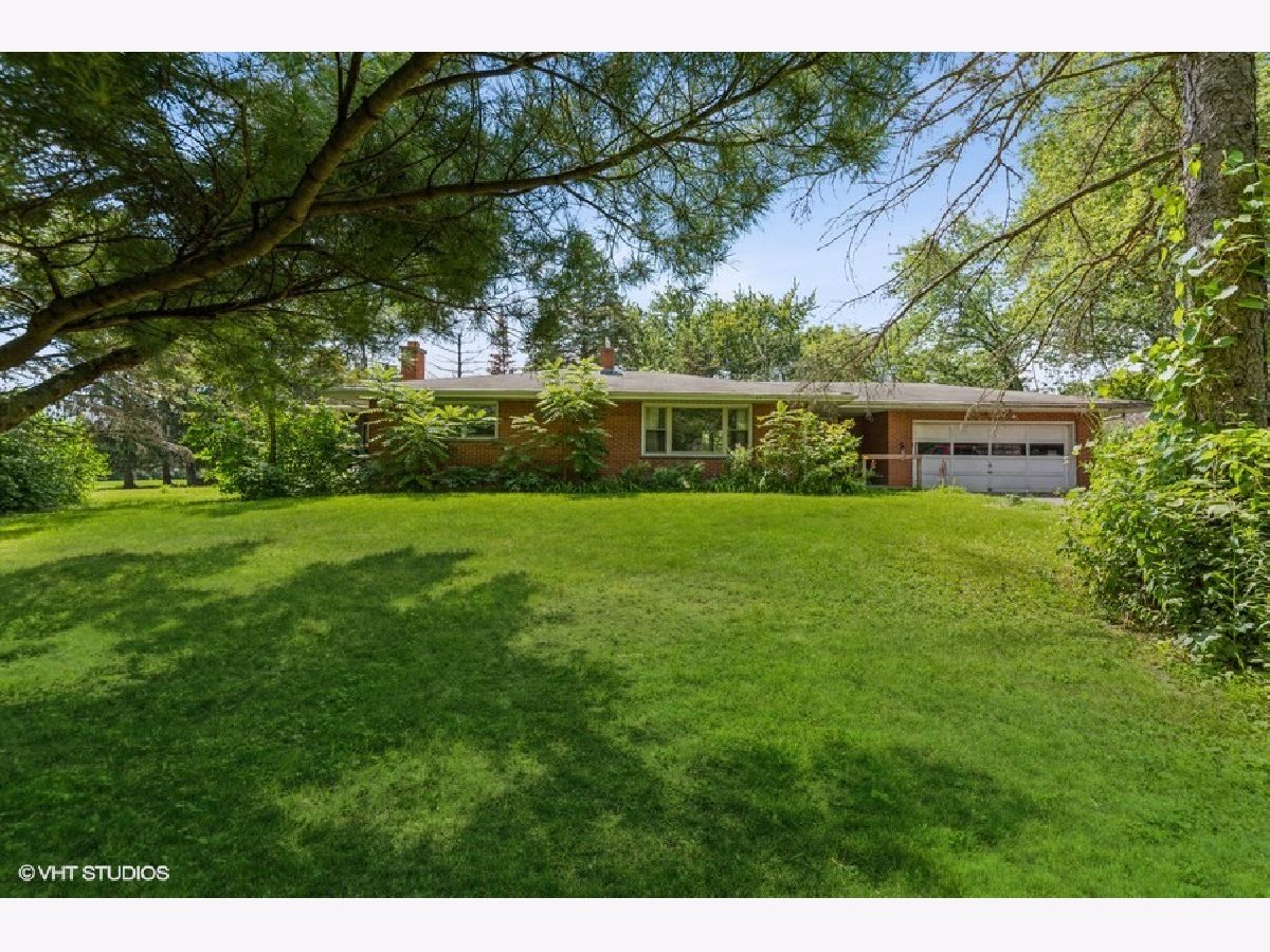 Homes For Sale Meadow Haven Libertyville Illinois, 5645 Jefferson Drive