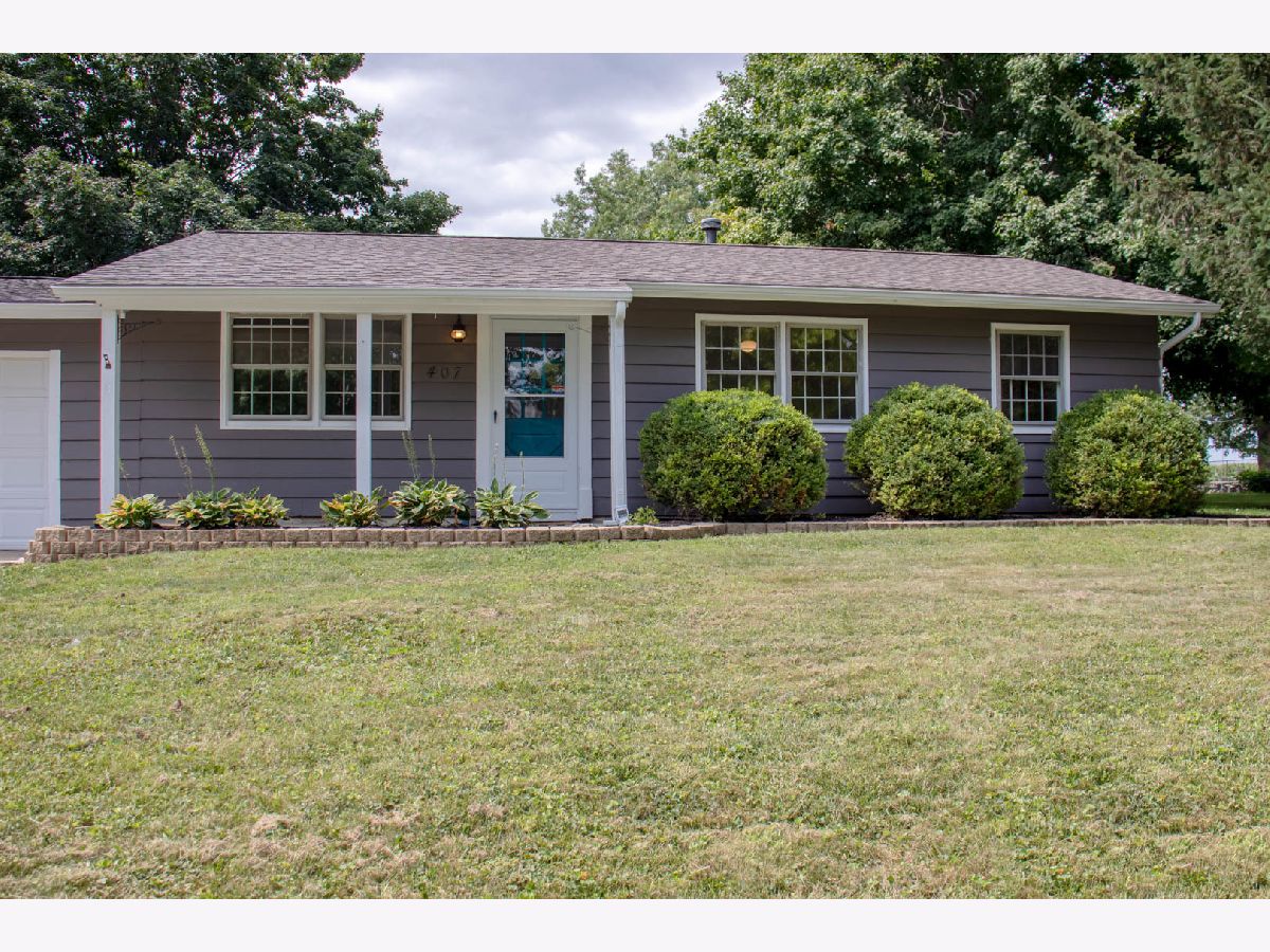 Homes & Condos & Townhomes Sold Colonial Meadows Bloomington Illinois, 407 Priscilla