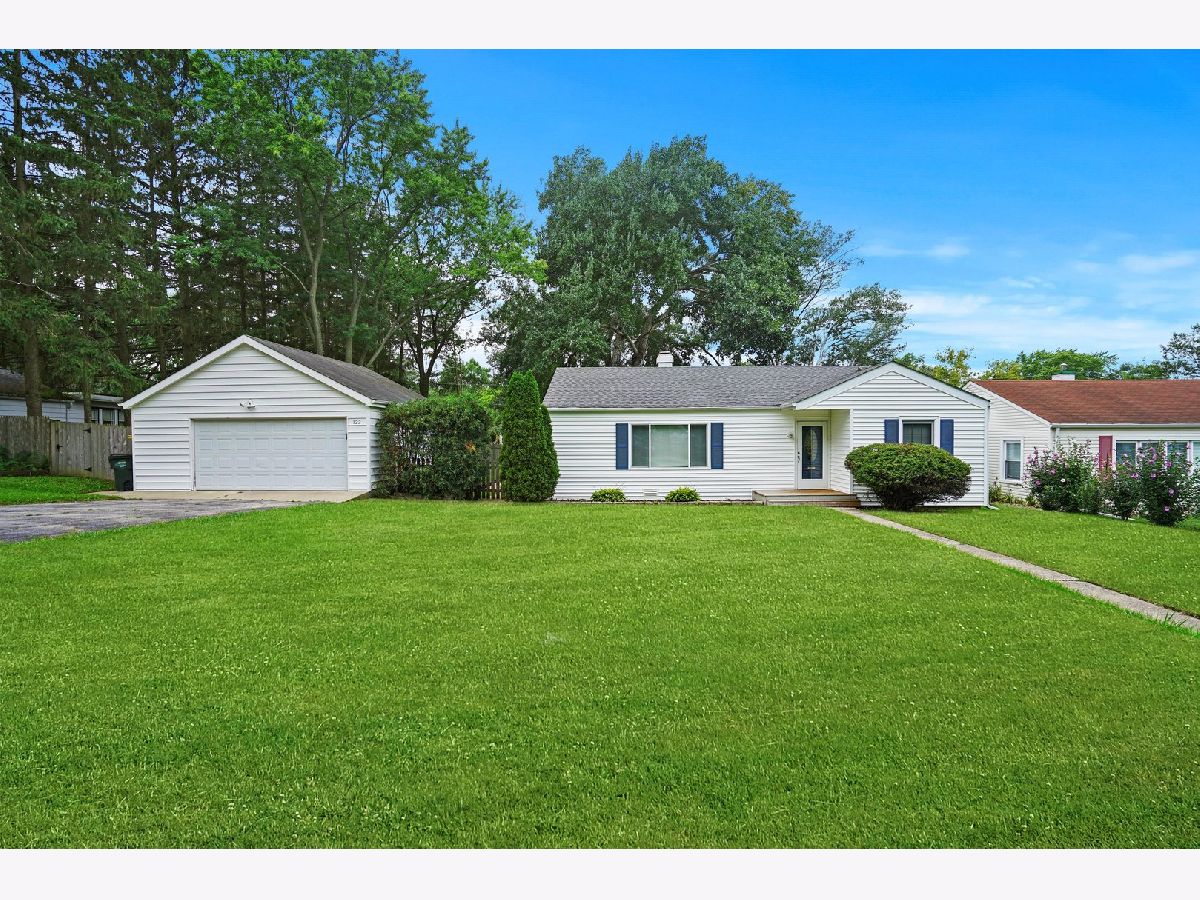 Homes Rented Lakewood Heights Mundelein Illinois, 122 Linden