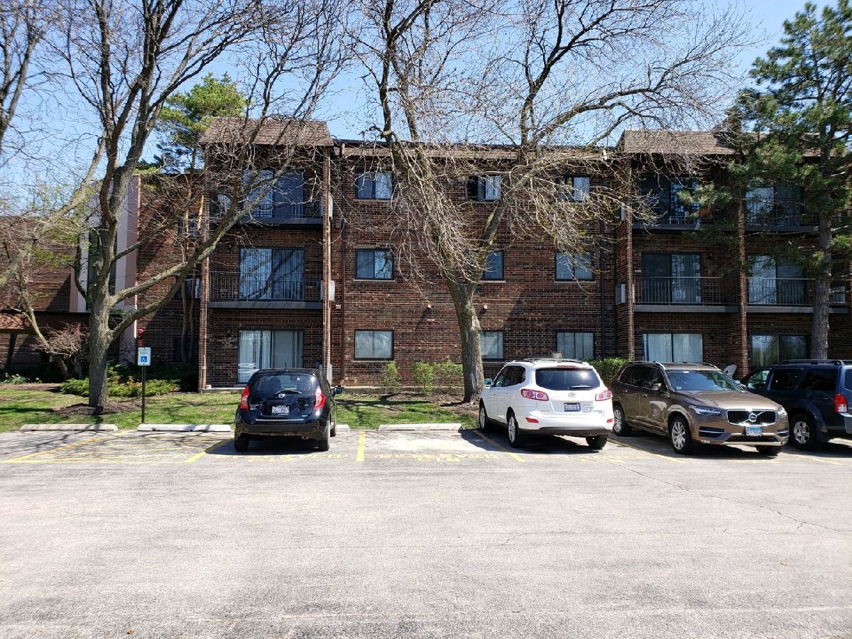 Condominiums Rented Glencove Estates Glenview Illinois, 1112 Castilian