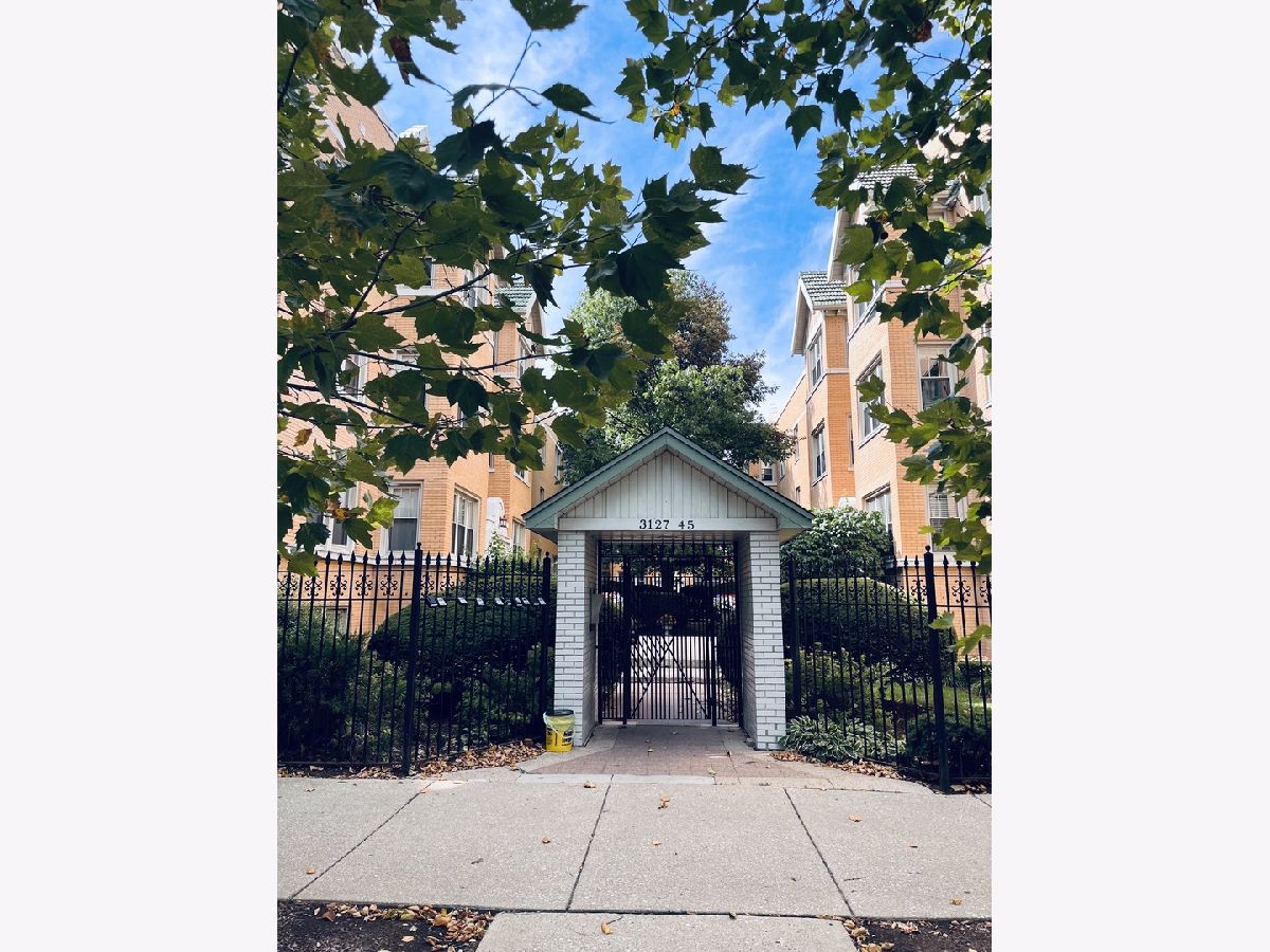 Condominiums & Homes Rented Palmer Square Chicago Illinois, 3145 Palmer
