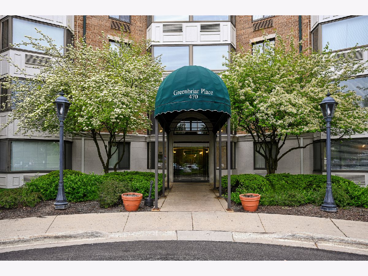 Condominiums Rented Greenbriar Place Glen Ellyn Illinois, 470 Fawell