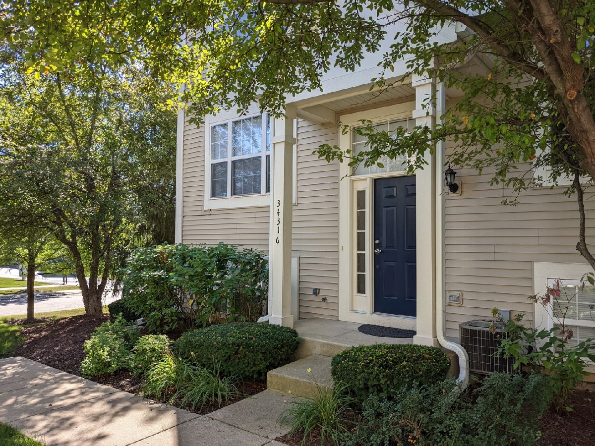 Homes & Townhomes & Condos Rented Prairie Pointe Round Lake Illinois, 34316 Goldenrod