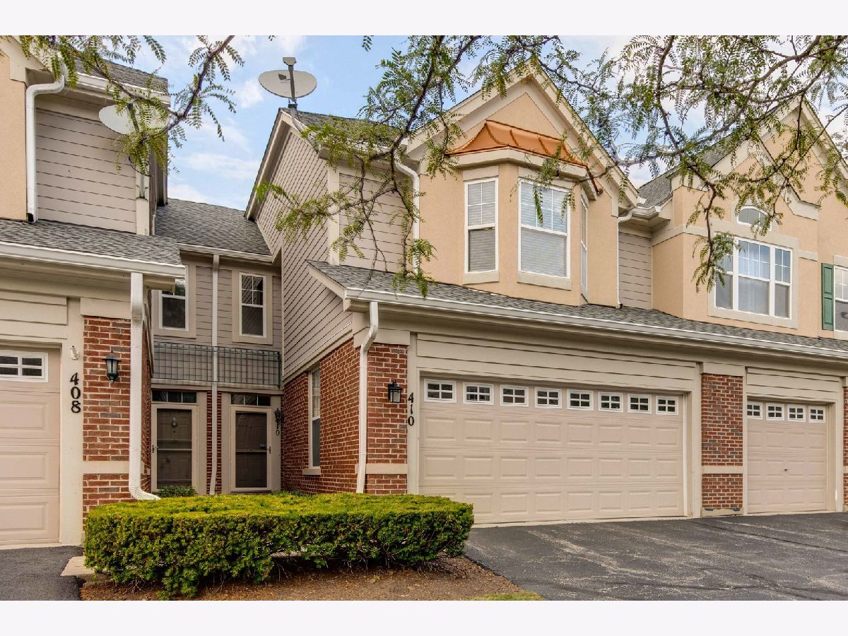 Townhomes & Condos Sold Pinehurst Vernon Hills Illinois, 410 Pine Lake