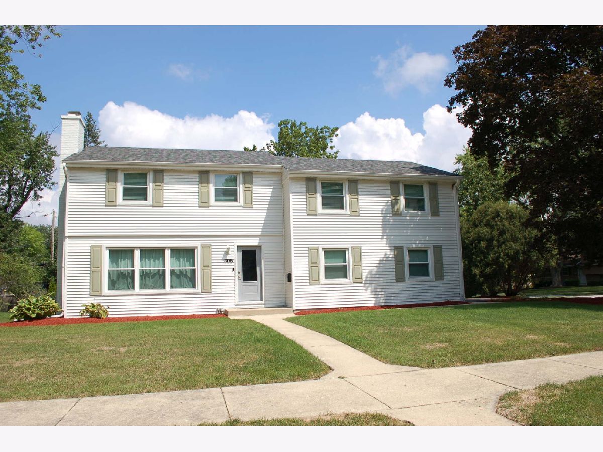 Homes Rented Maplebrook Naperville Illinois, 305 Tamarack