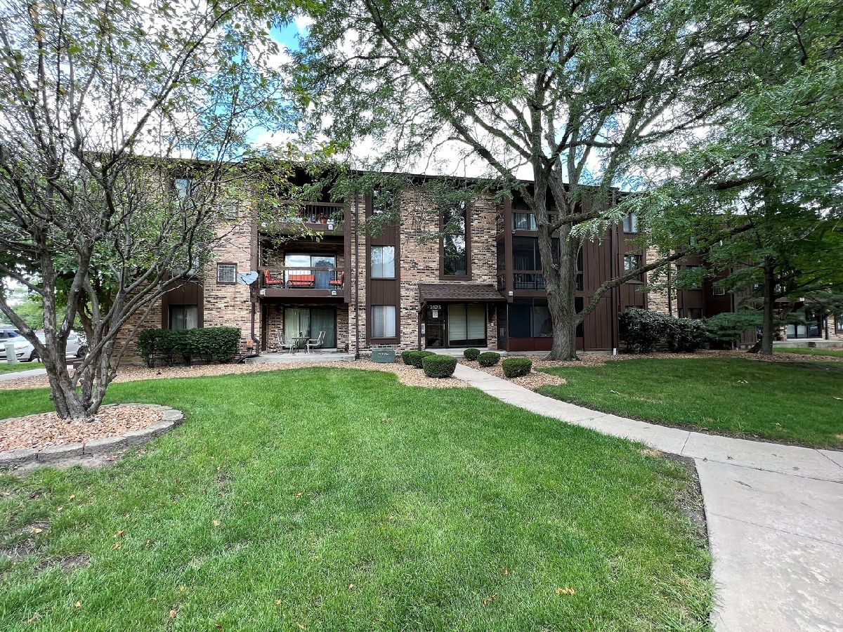 Condominiums Sold Whispering Cove Tinley Park Illinois, 7525 175th