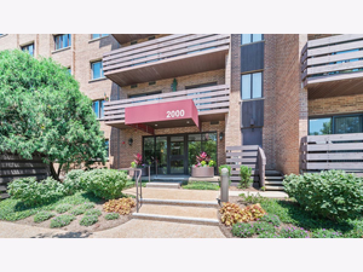 Condominiums Sold Valley Lo Towers Glenview Illinois, 2000 Chestnut