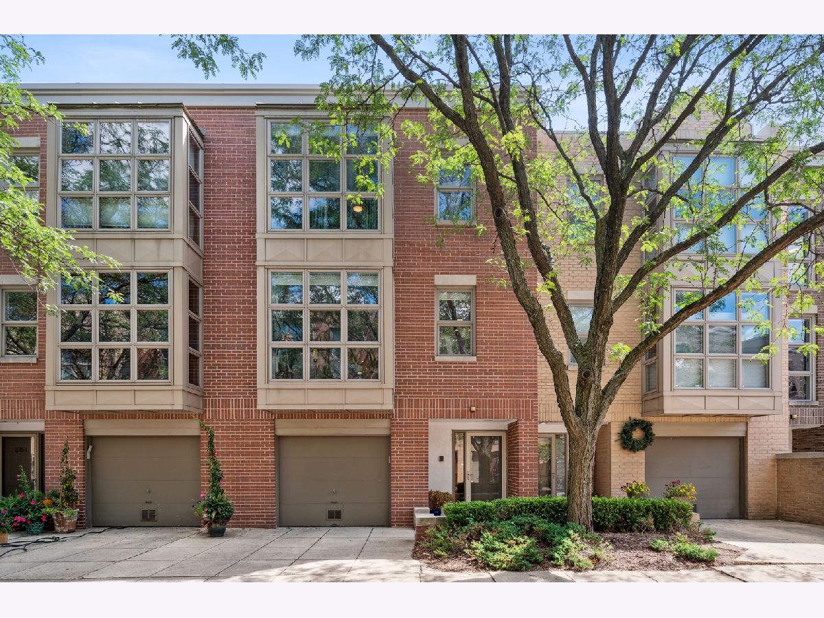 Townhomes Sold Lakewood Commons Chicago Illinois, 2355 Wayne