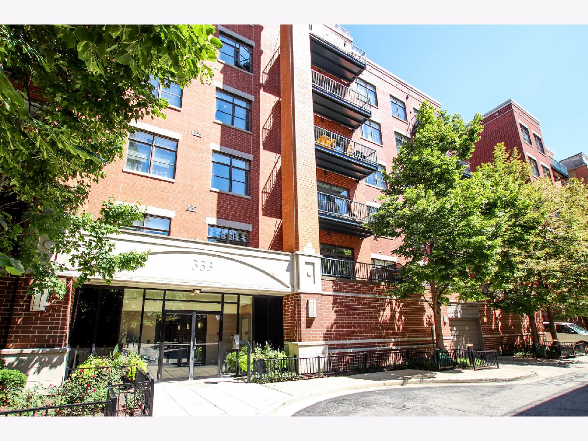 Condos & Townhomes Rented Fulton Station Chicago Illinois, 333 Jefferson