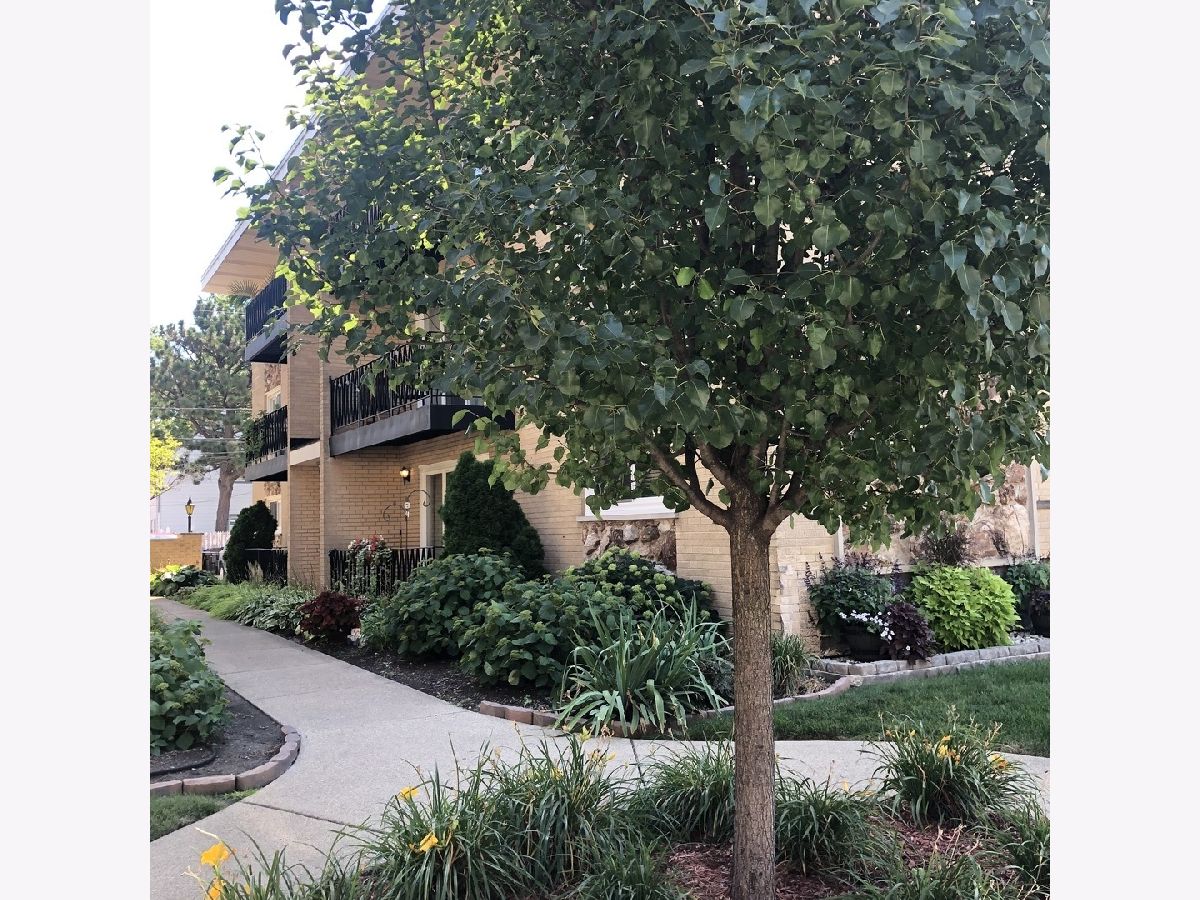 Condominiums Sold Friendly Village Chicago Illinois, 6867 Overhill
