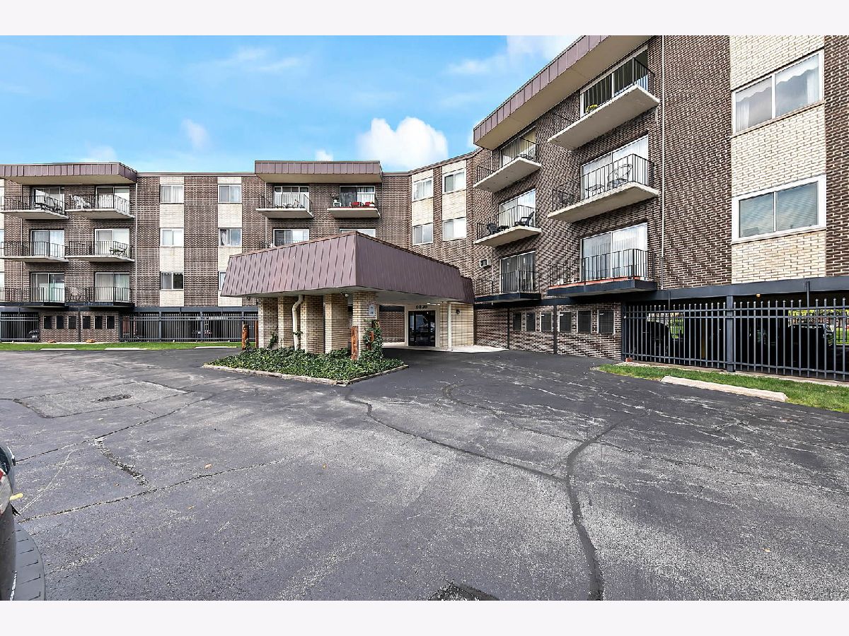 Condominiums & Homes Sold Bayport Oak Lawn Illinois, 9820 Pulaski