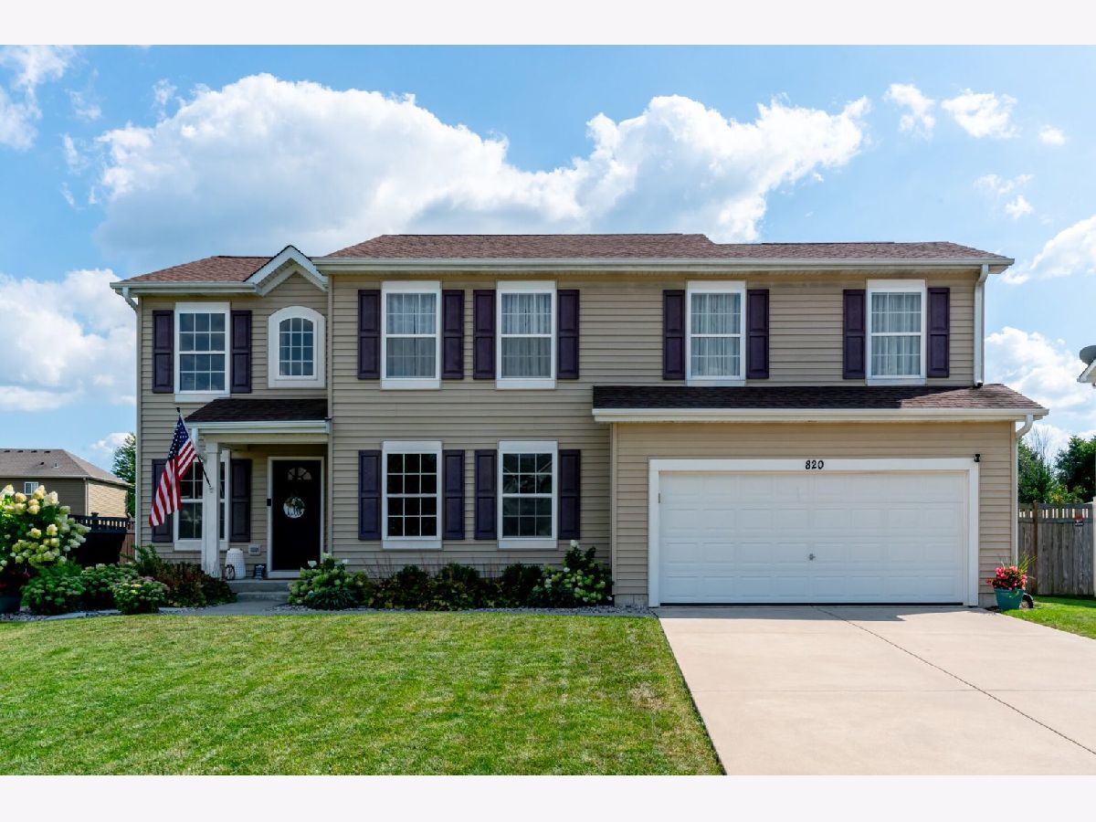 Homes & Condos & Townhomes Sold Arbor Lakes Minooka Illinois, 820 Maplewood