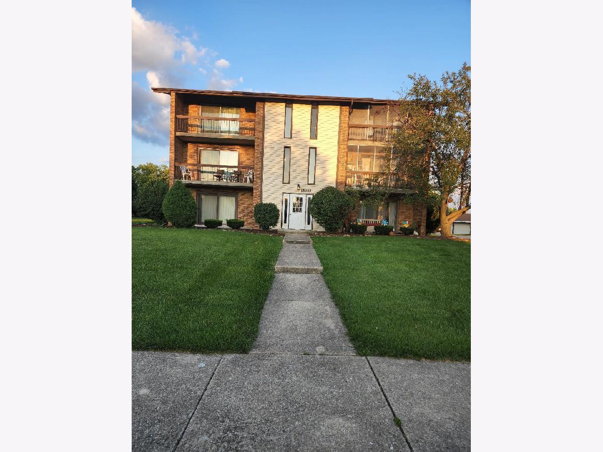 Condos & Townhomes Rented Treetop Orland Park Illinois, 15343 Treetop