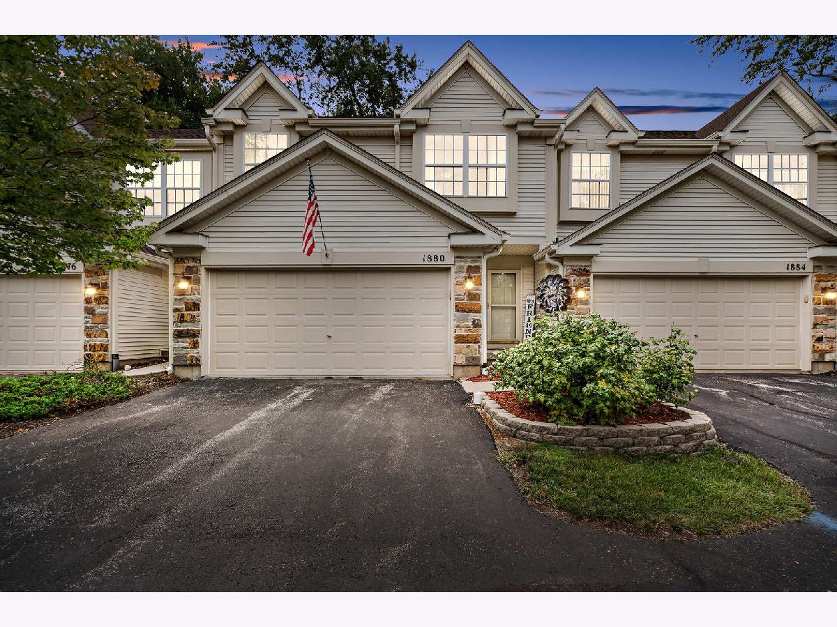 Townhomes Sold Maplewood Court Grayslake Illinois, 1880 Maplewood