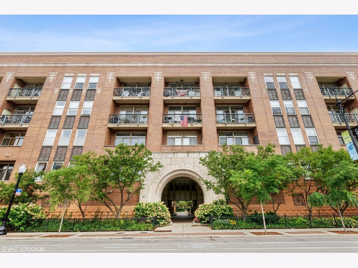 Townhomes & Condos & Homes Sold Altgeld Club Chicago Illinois, 1350 Fullerton
