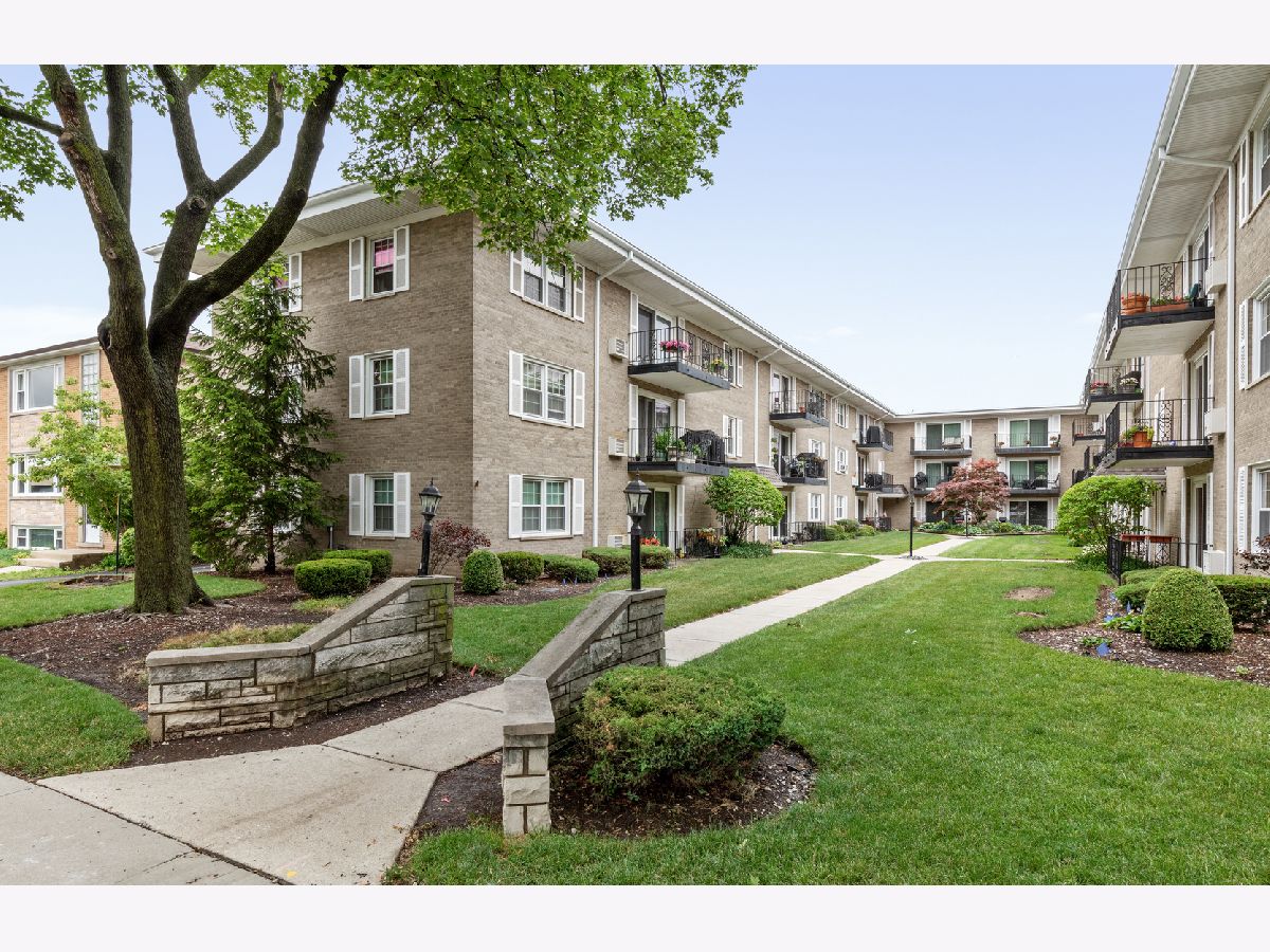 Condos & Townhomes Sold Normandy Condominiums Chicago Illinois, 6513 Northwest
